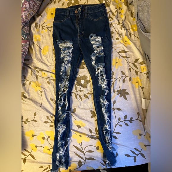 Fashion nova Women skinny jeans - Picture 2 of 3